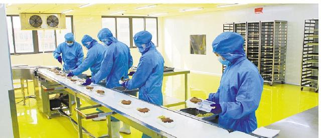 李欽輝深入調(diào)研總部型企業(yè) 科學(xué)防控促復(fù)工復(fù)產(chǎn)，筑牢食品安全防線